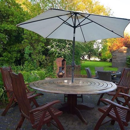 Stunning Barn Conversion Ideal For Large Families Bildeston المظهر الخارجي الصورة