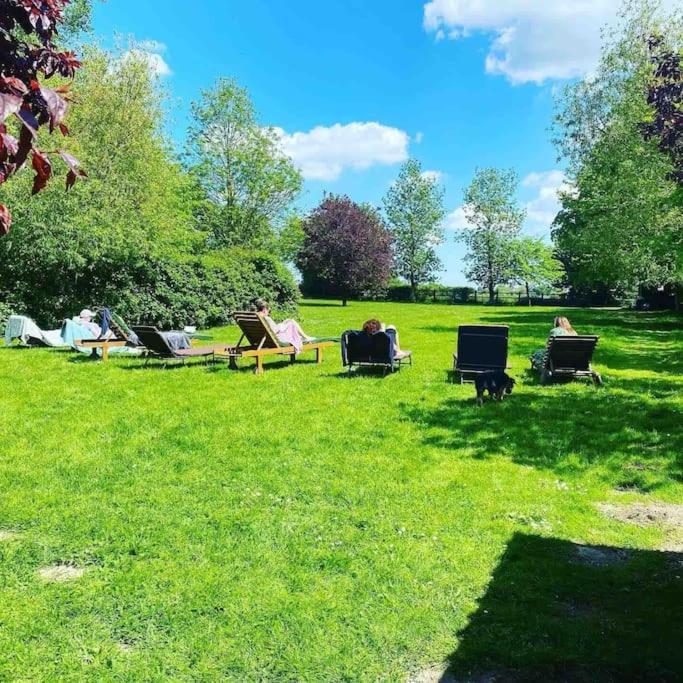 Stunning Barn Conversion Ideal For Large Families Bildeston المظهر الخارجي الصورة