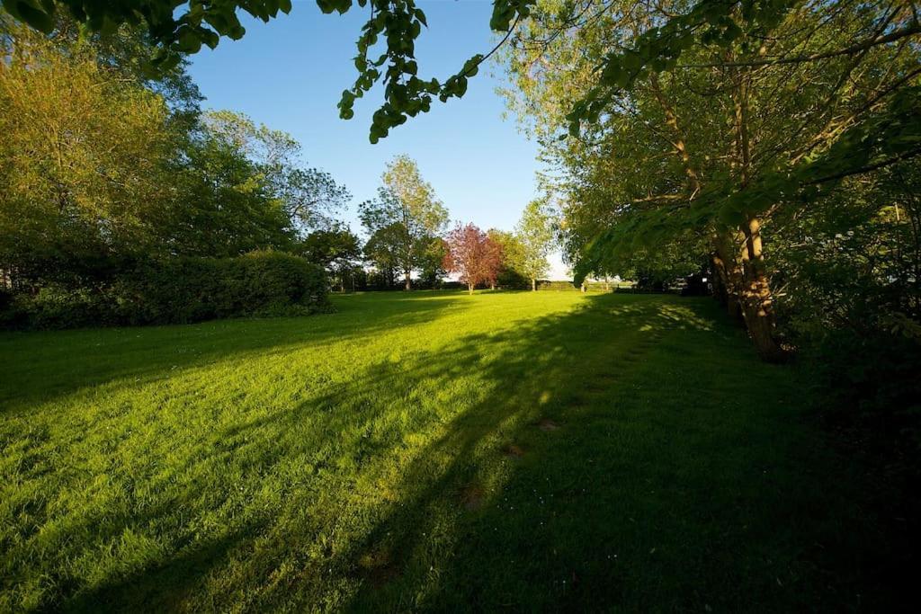 Stunning Barn Conversion Ideal For Large Families Bildeston المظهر الخارجي الصورة