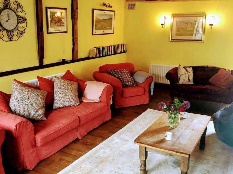 Stunning Barn Conversion Ideal For Large Families Bildeston المظهر الخارجي الصورة