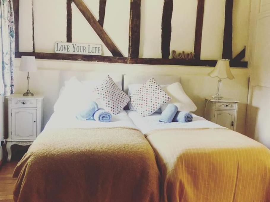 Stunning Barn Conversion Ideal For Large Families Bildeston المظهر الخارجي الصورة