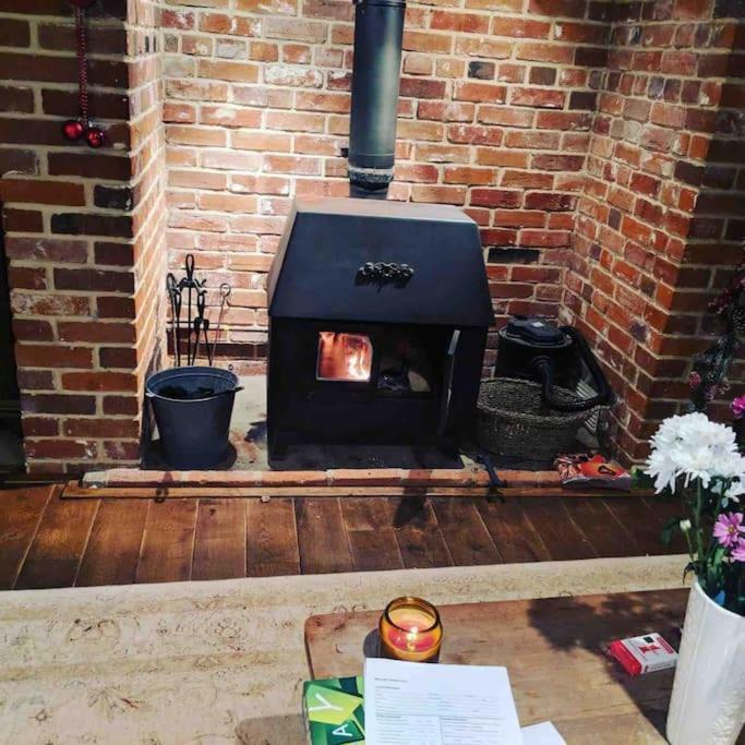 Stunning Barn Conversion Ideal For Large Families Bildeston المظهر الخارجي الصورة